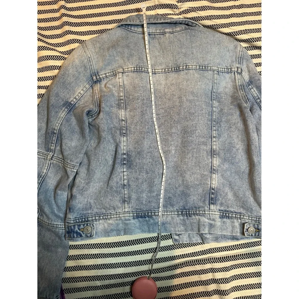 Free People Distressed Denim Jacket Light Wash Frayed Pockets Button Front Women - Picture 6 of 10